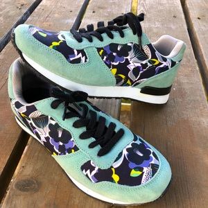 Inkkas sneakers